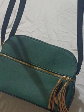 Green Crossbody Bag with Tassel Zip Pocket